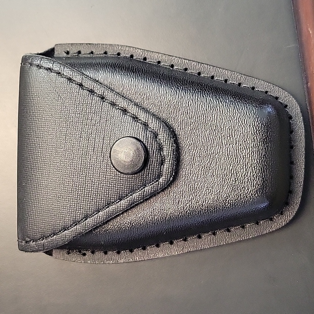 Safariland Model 190 handcuff case